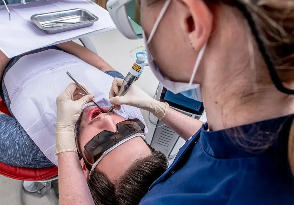 Laserowe usuwanie zębów na czym polega i dlaczego warto je wybrać