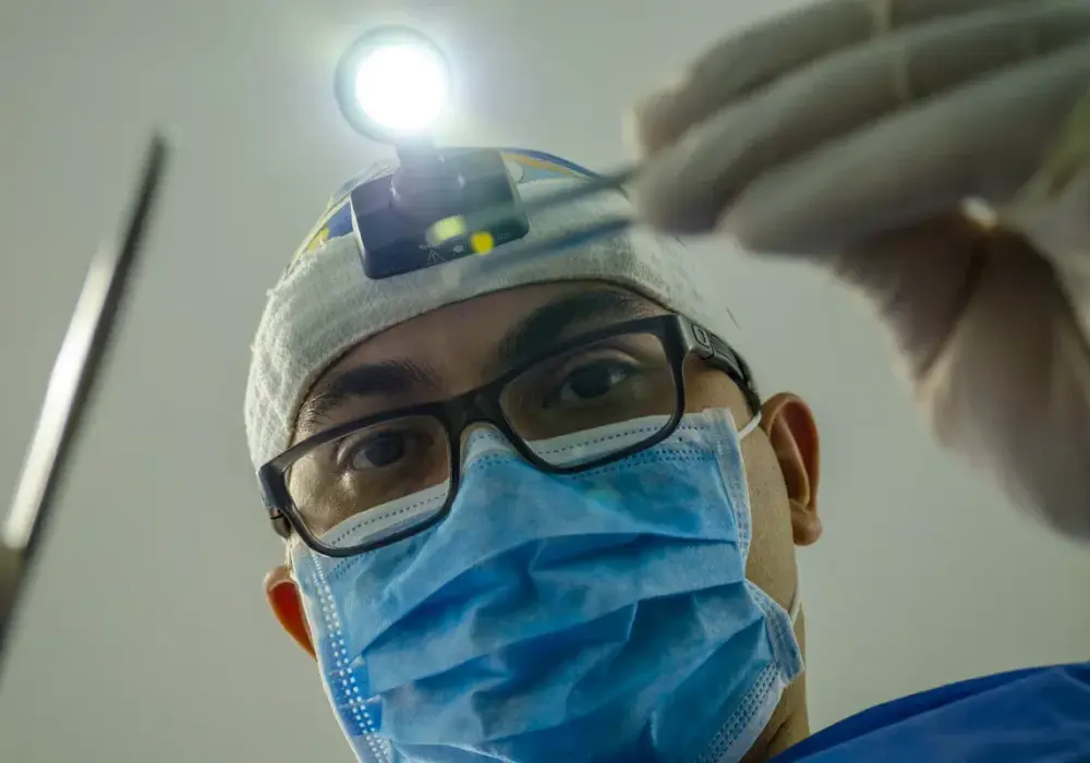Czy z zimnem można iść do dentysty? Uniknij ryzyka zarażenia