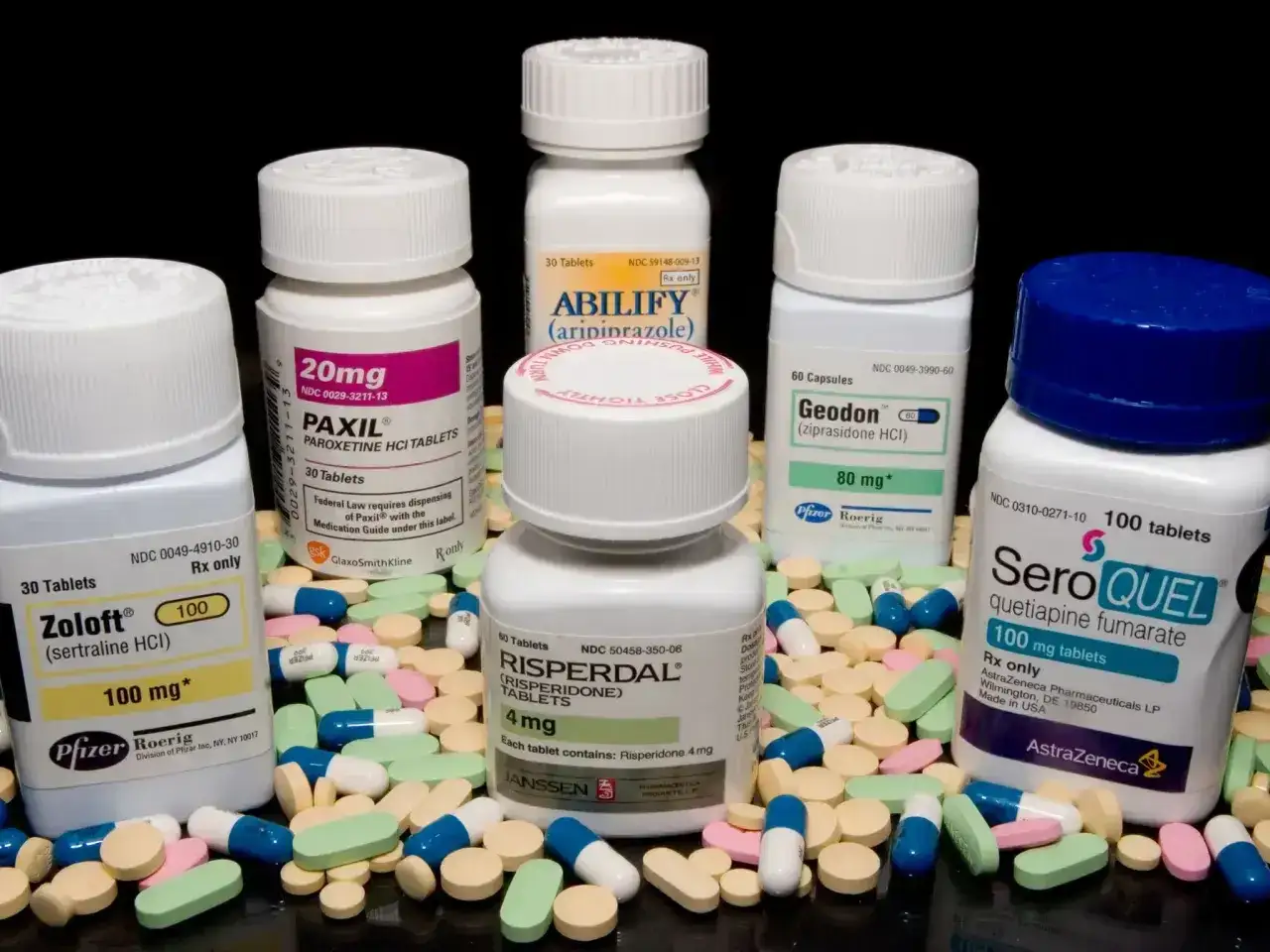 Leki psychotropowe: Zoloft, Paxil, Abilify, Risperdal, Geodon, Seroquel. Szukając pramolan zamienniki, warto rozważyć te opcje.